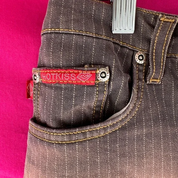 Y2K Vintage Hot Kiss Brown Pinstripe Denim Skirt Size 5 27 USA Mid Rise Raw Hem‎ - Picture 16 of 17